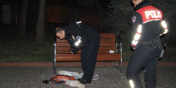Cami bahçesinde şüpheli çanta paniği