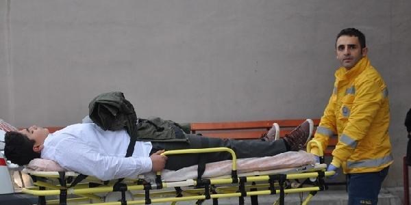 Şakalaşan liseliler hastanelik oldu