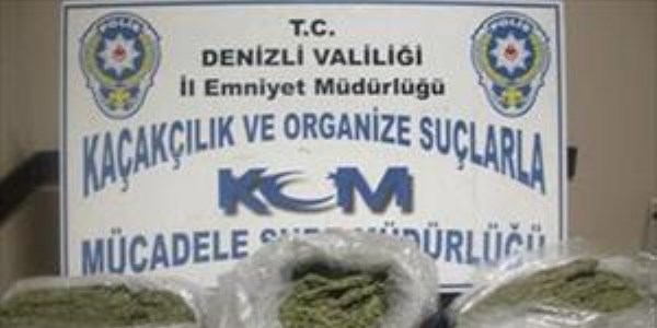 Evinde esrarla yakalanınca tutuklandı