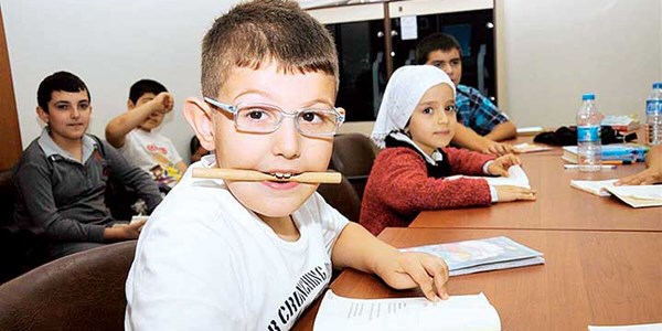 600 kekeme artık şakır şakır konuşuyor