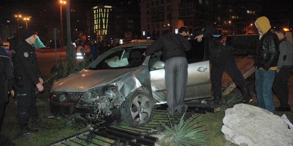 Polis memuru kaza yaptı
