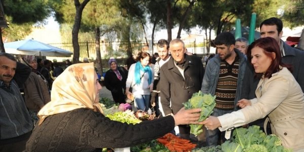 Özlem Çerçioğlu söke pazarını gezdi