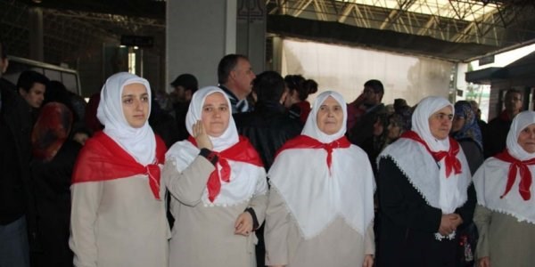 Çanlı umre yolcuları dualarla uğurlandı