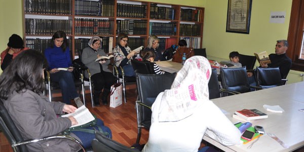 'Kitap okuma tiryakiliği'