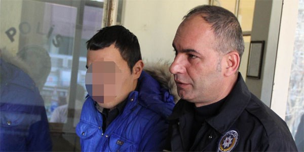 Adliyeye girişinde esrarla yakalandı