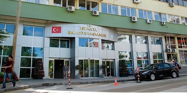 Isparta Belediyesi'ndeki haciz kaldırıldı