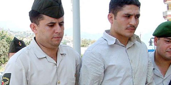 Bebek yüzlü katil cezaevi çatısından kaçmış