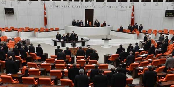 Ak Parti'li vekillerden yeni 'torba kanun' teklifi