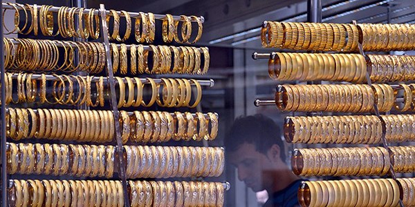 Altın 2014'e yükselişle başladı