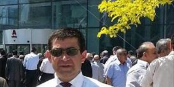 Hem kendini hem arkadaşını yaktı