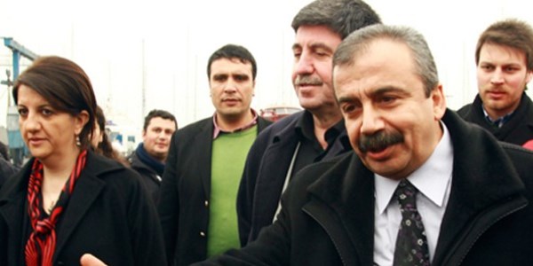 BDP ve HDP'liler İmralı'ya gitti