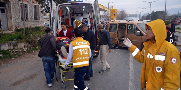 Selçuk'ta kaza: 3 yaralı
