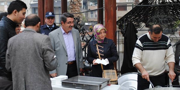 Belediye'den lokma ikramı