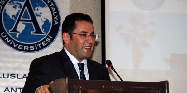 UAÜ öğrencileri projelerini sergiledi