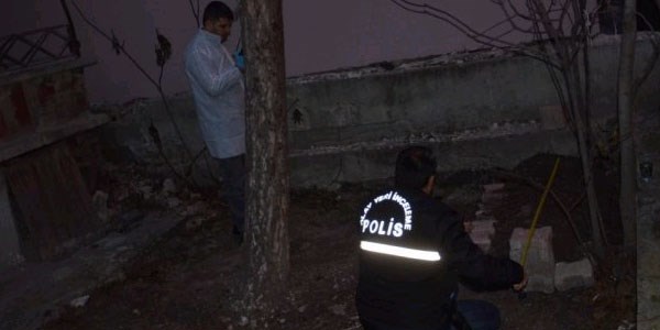 Evin bahçesindeki bebek mezarı ihbarı polisi harekete geçirdi