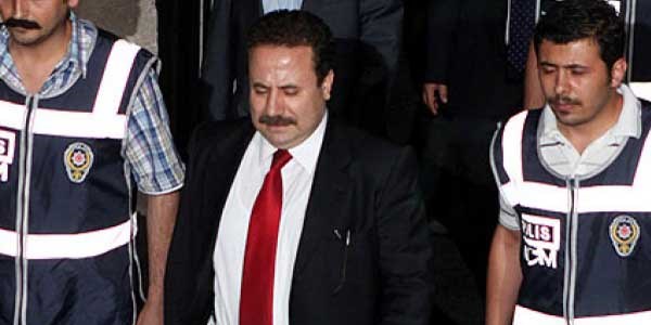 Eski RTÜK Başkanı Akman'a 1 yıl 15 gün hapis