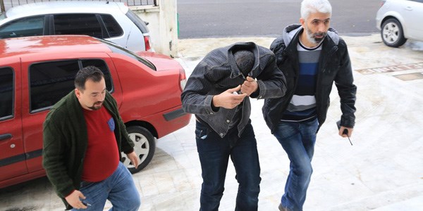 Hırsızlık zanlısı trafik denetimine takıldı