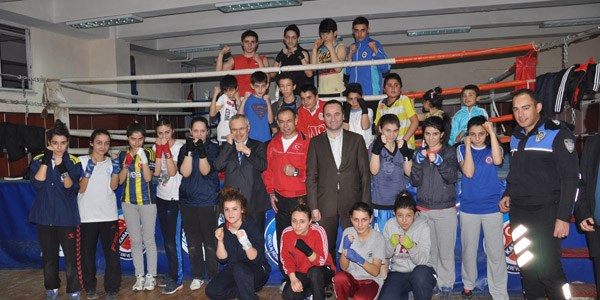 Ceylan'dan boksörlere ziyaret