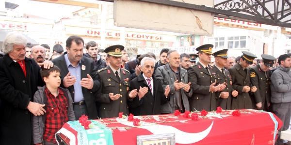 Öldürülen emekli astsubay toprağa verildi