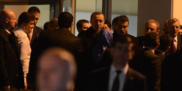 AK Parti'nin 10 saatlik seçim toplantısı sona erdi