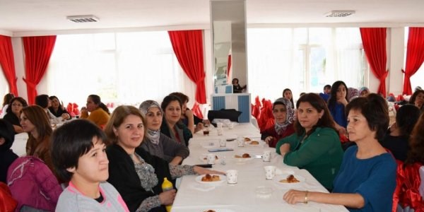 Ortaca Ortaokulu anneleri çayda buluştu