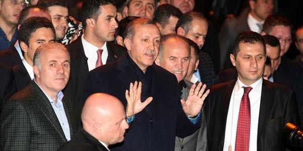 stanbul'da Ak Parti'yi zorlayan 4 ile