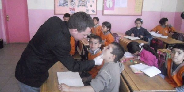Öğrenciler Uzunköprü'de diş taramasından geçiriliyor