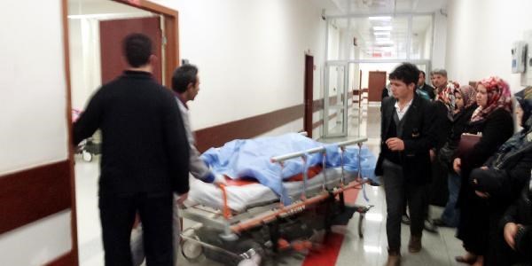 Çocuklarını okula bırakan anne kazada öldü