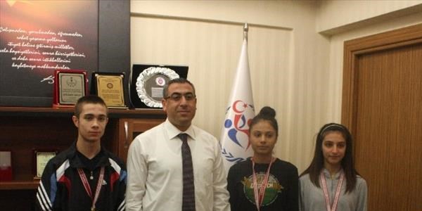 Taekwondo Türkiye birincilerinden Şiran'a ziyaret