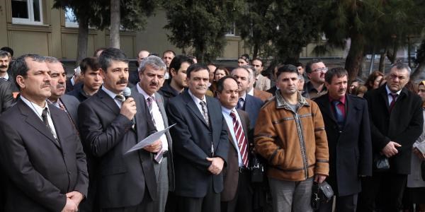 Öğretmene veli şiddetini kınadılar