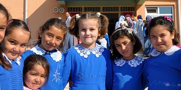 Kız öğrencilerin okullaşma oranı erkekleri geçti