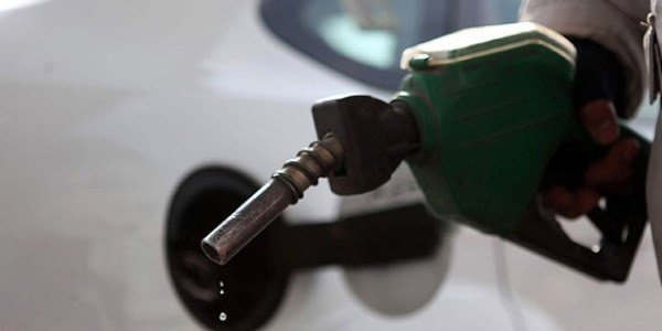 Benzine 12 kuruş zam yapıldı