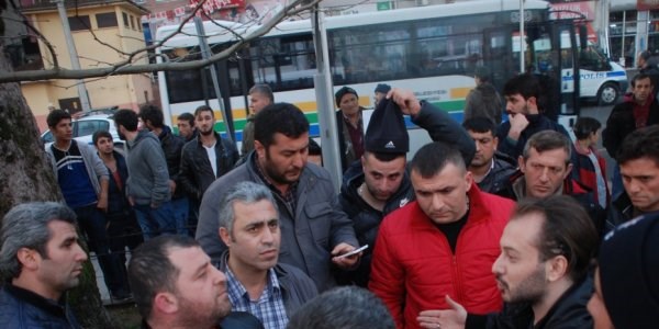 Taksici ve minibüsçülerin yolcu kavgası