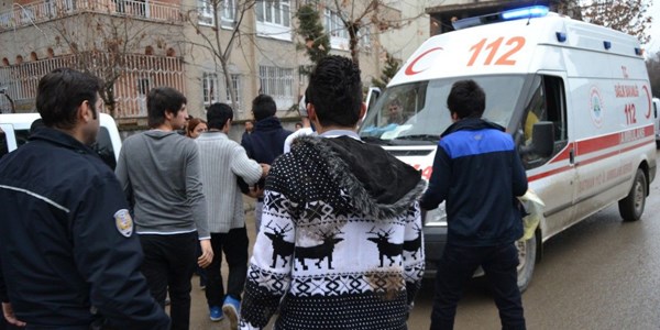 Rap yapan öğrencilere meydan dayağı