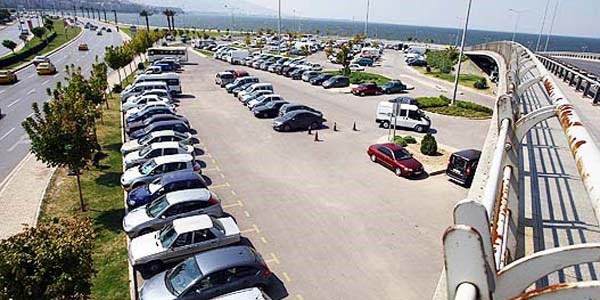 zmir Belediyesi'nden otopark cretlerine zam