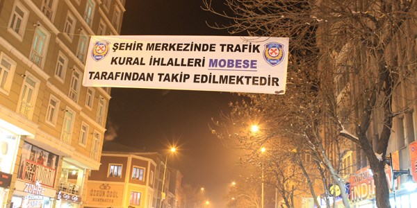 Kars'ta trafik kurallarna uymayanlar yand