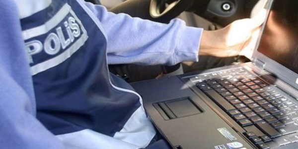 Görevden alınan polisler arşivleri de silmiş