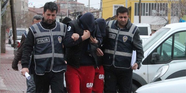 200 lirayı beğenmeyip, 16 bin lira gasp ettiler