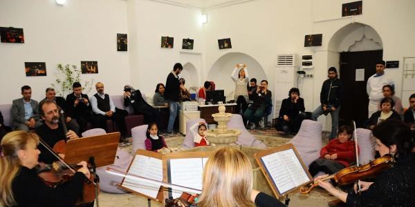 Şizofreni hastalarına klasik müzikle terapi