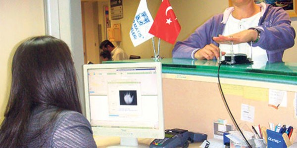 Avuç içi okuma sistemi mahkemelik