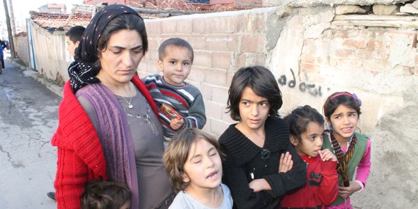 Kahraman abla ve anneanne yangında 5 çocuğun canını kurtardı