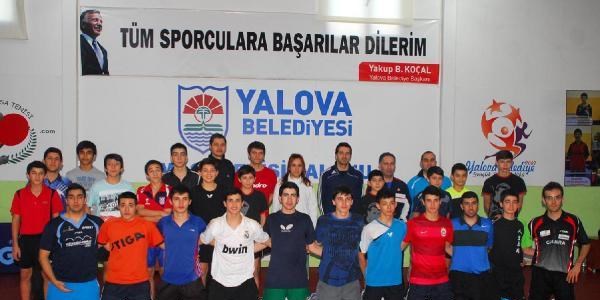 Masa Tenisi Milli Takımları Yalova'da kampa girdi