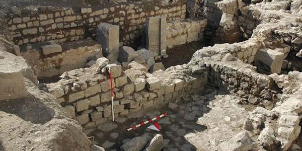 1600 yıllık kilise kalıntıları üzerine türbe ve mescit yaptılar