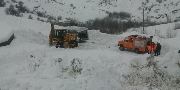 Mahsur kalan VEDAŞ ekibi kurtarıldı