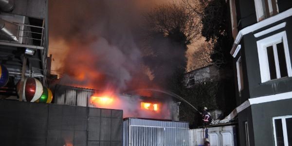 Beşiktaş'taki Küçükçiftlik Park'ta yangın paniği