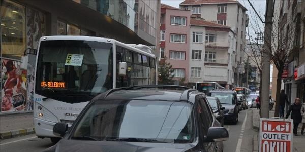 Kaza trafiği kilitledi