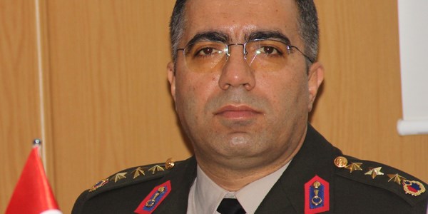 TIR'ları durdurduğu iddia edilen albay görevinden alındı