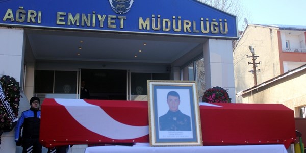 Şehit polis memuruna tören