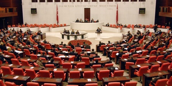 Torba tasarı görüşmeleri devam ediyor