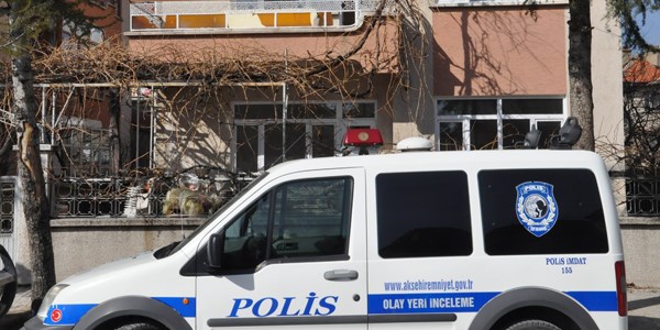 Tüfekle karnına ateş edip intihar etti